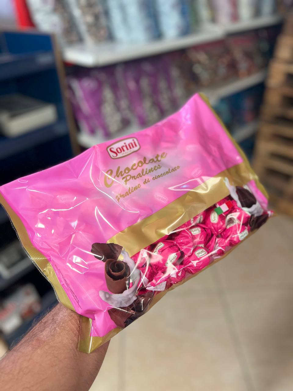 شکلات سورینی ایتالیایی با مغز شکلات شیری با بسته بندی صورتی.یک کیلوگرم– خرید خرده و عمده ویژه فروشگاه‌ها با ارسال سریع به سراسر ایران