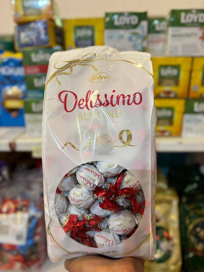 شکلات دلیسیمو وبرو لهستان با مغز بادام و روکش شکلاتی|مناسب پذیرایی و هدیه_1kg امکان خرید خرده و عمده ارسال به سراسر کشور