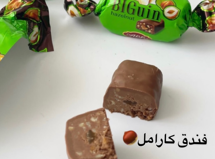 شکلات مستر بیگویینabk با مغز فندق و کارامل